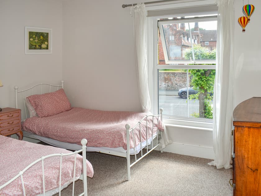 Twin bedroom | Skipper’s Rest, East Cowes