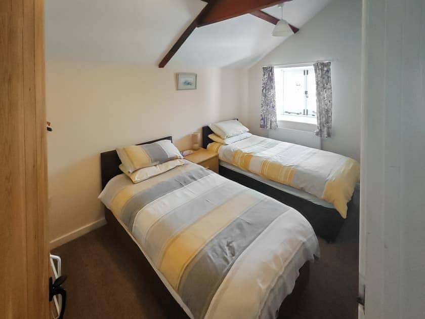 Twin bedroom | The Old Engine House - Bridge Farm, Drimpton, near Beaminster