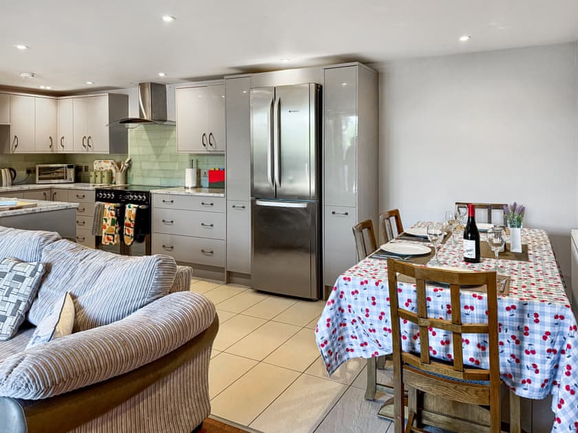 Kitchen/dining area | Barn Owl Cottage - Home Farm Retreats, Kirk Hammerton, near York