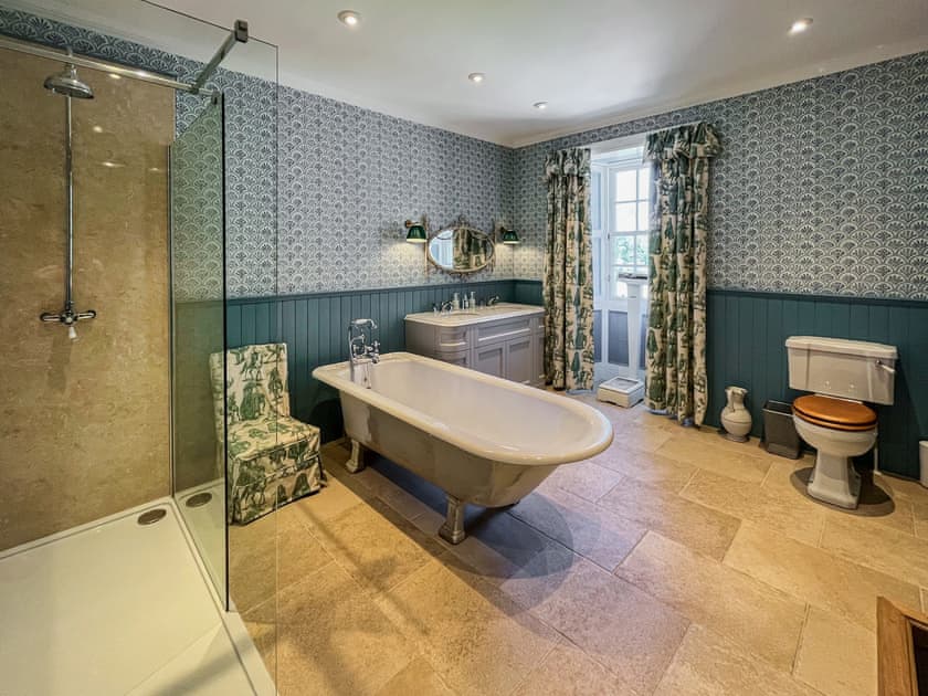 Bathroom | Amisfield Tower, Dumfries