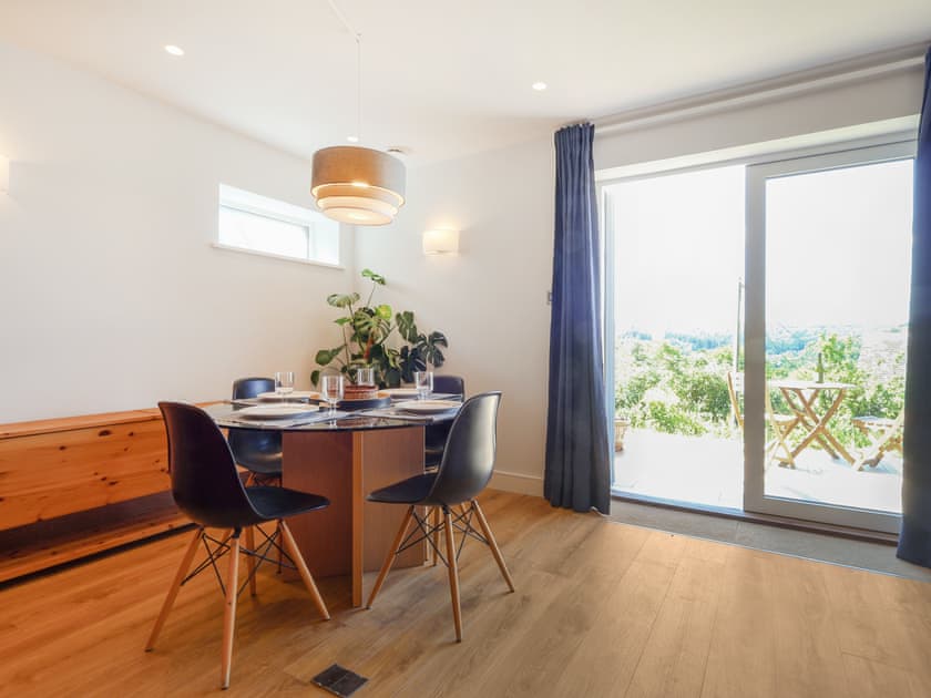 Open plan living space | Lower Mount Orchard, Stroud
