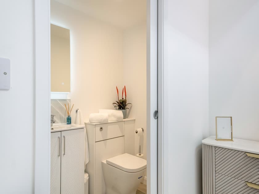 En-suite | Waterside, Ventnor