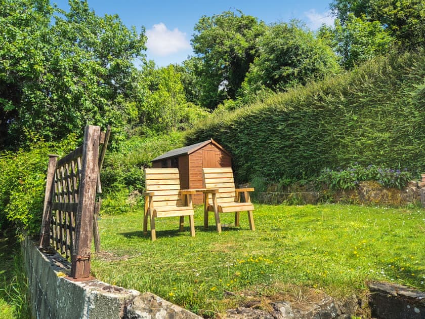 Sitting-out-area | Corner Cottage, Ruardean forest of Dean