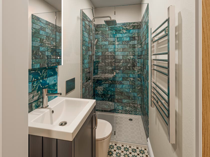 Bathroom | Huxley’s Cottage - Coastal Cottages, Sedgeford