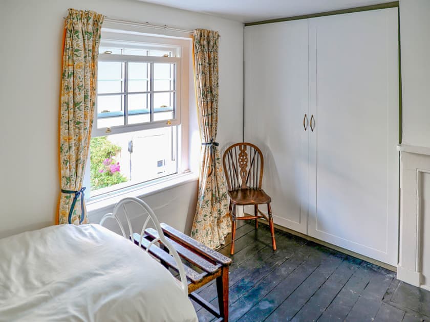 Main bedroom | Pam’s Cottage, Cheltenham