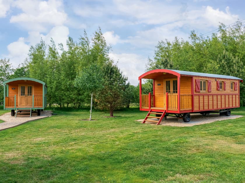 Exterior | South Down Lodges - Le Rouge Roulotte - South Downs Lodges, Hassocks