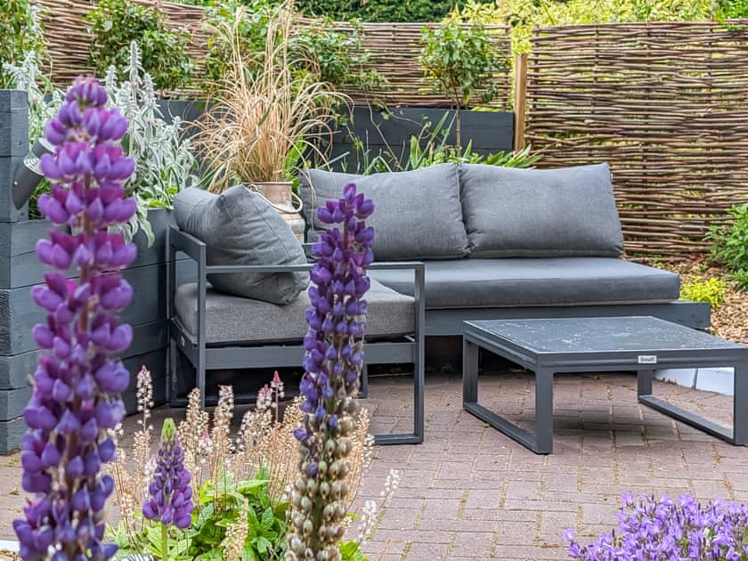 Sitting-out-area | Little Barn, Great Cheverell