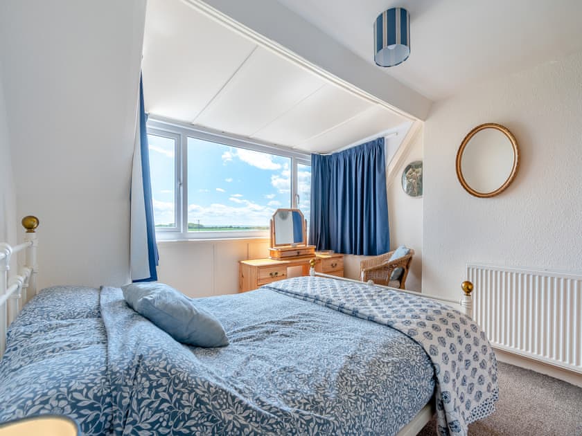 Double bedroom | Home Bay, Flamborough
