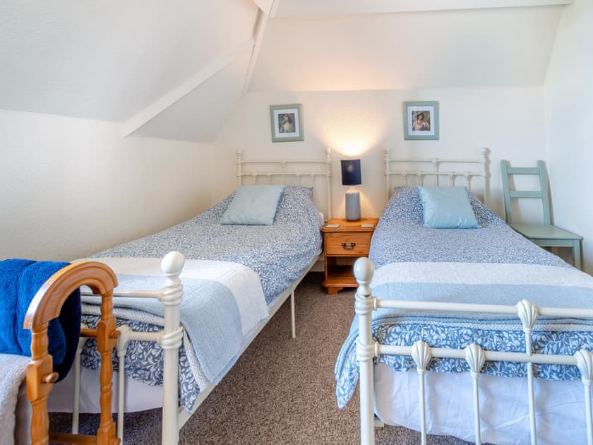 Twin bedroom | Home Bay, Flamborough