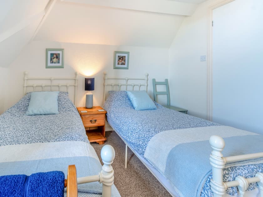 Twin bedroom | Home Bay, Flamborough