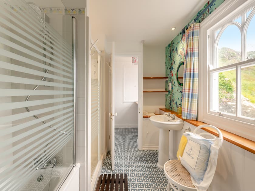 Bathroom | Cliff House, Beesands