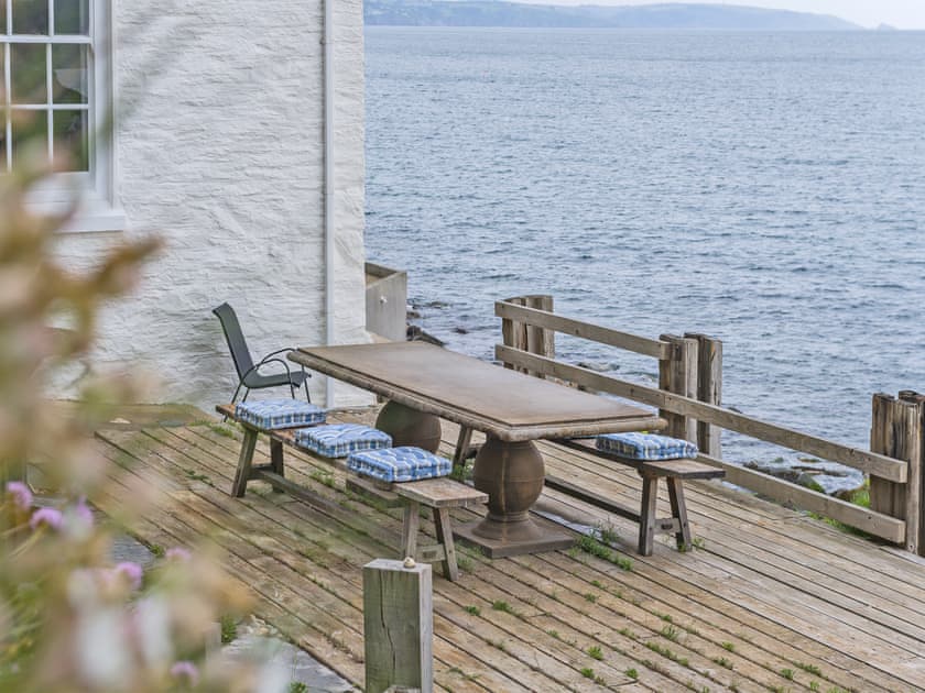 Sitting-out-area | Cliff House, Beesands
