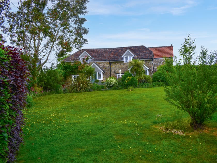 Garden and grounds | Horseshoe Cottage - Valley Farm, Kilmington, near Axminster
