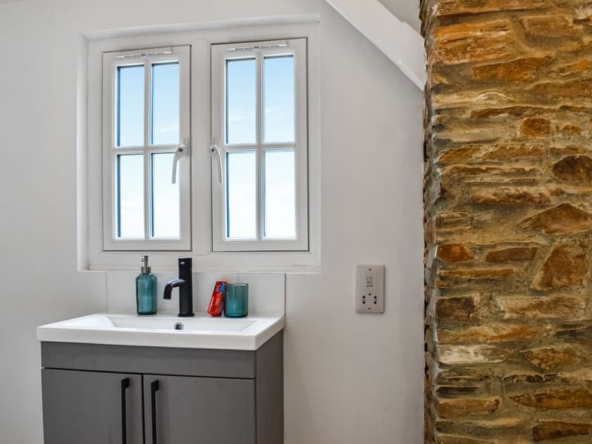 Bathroom | Roseland Retreat - Roseland Rendevous, Truro