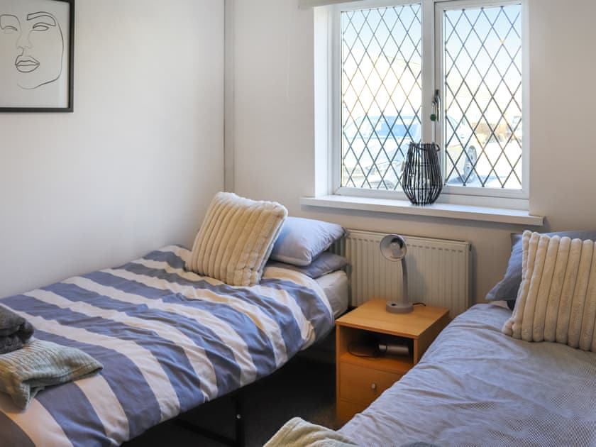 Twin bedroom | Maes Yr Ysgol, Peniel
