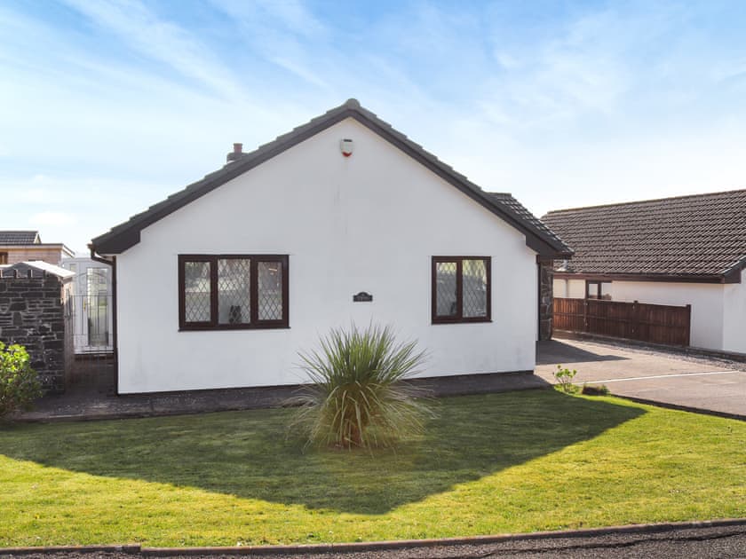 Exterior | Maes Yr Ysgol, Peniel