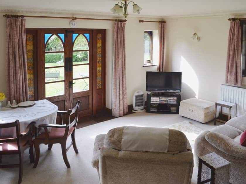 Living room/dining room | Heathfield Lodge, Bransgore, nr. Christchurch