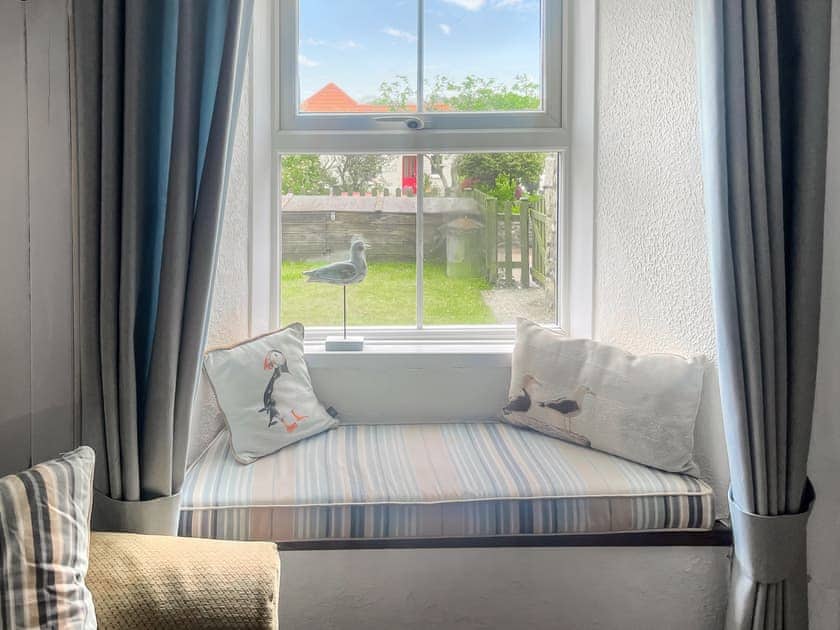 Lounge Window Seat | Gribbas Cottage, Stithians