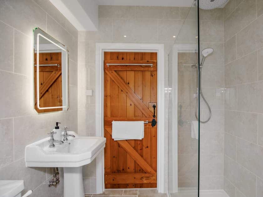 Bathroom | Thatcher’s Cottage - Rudge Farm Cottages, Chilcombe, near Bridport