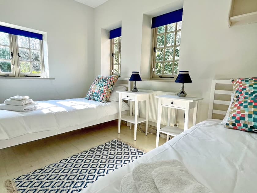 Twin bedroom | Brookpit Cottage, Climping, near Littlehampton