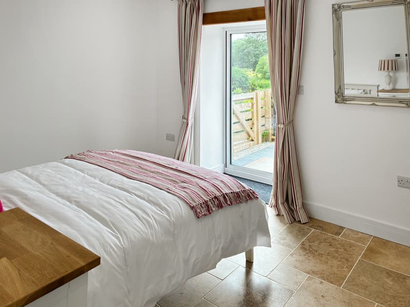 Double bedroom | Beech cottage - Goldburn Barns, near Okehampton
