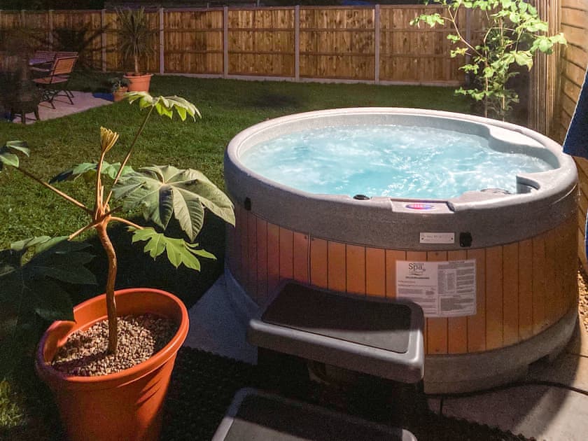 Hot Tub at night | Dippers, Smallburgh