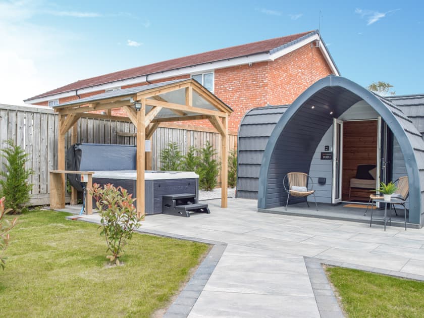 Garden and grounds | Glamping Pod 1 - Oakwood Farm, Chester
