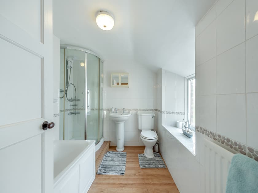 Bathroom | Glendower, Aberaeron