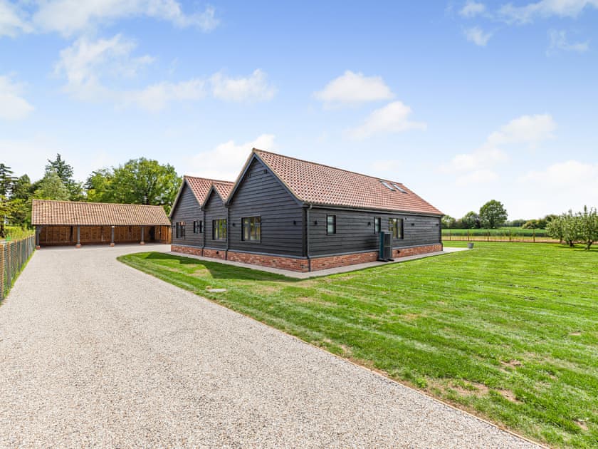 Driveway | The Cartlodge - Doggetts Farm, Rochford