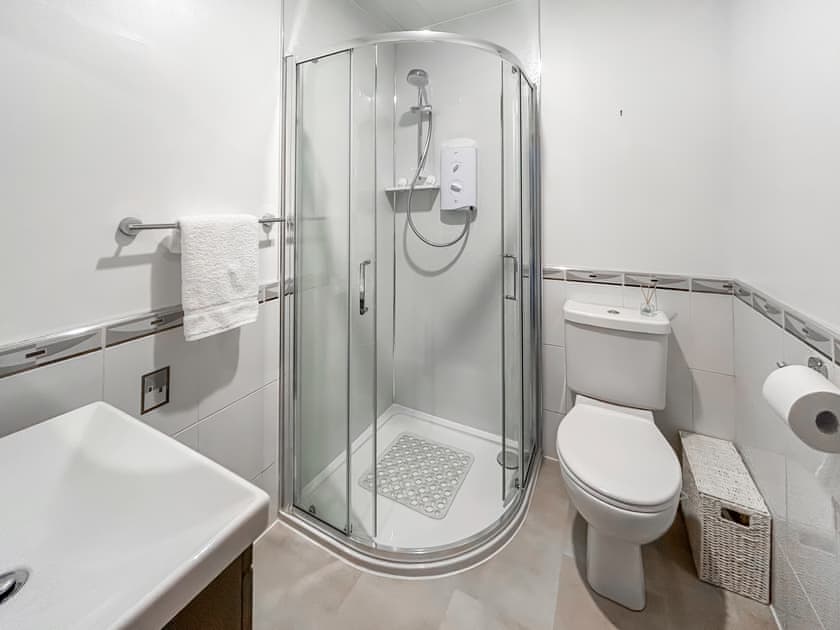 Shower room | Sea Breeze, Cairnbulg, near Fraserburgh