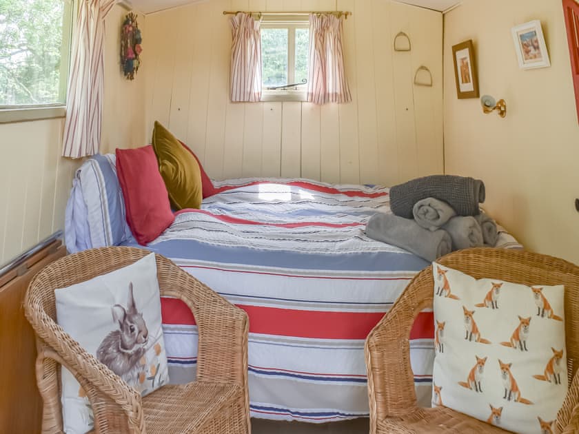 Double bedroom | Tilly - Shepherds Retreat, Brecon