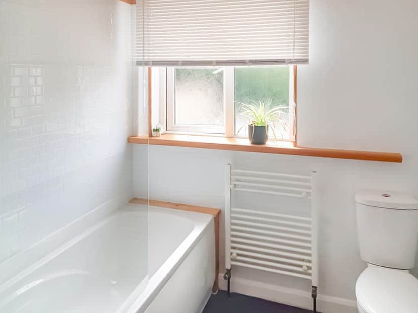 Bathroom | The Sunday School, Enniscaven, near St Austell