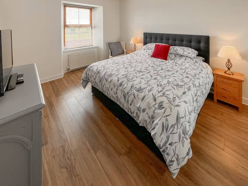 Double bedroom | Jasmine Cottage, Montrose
