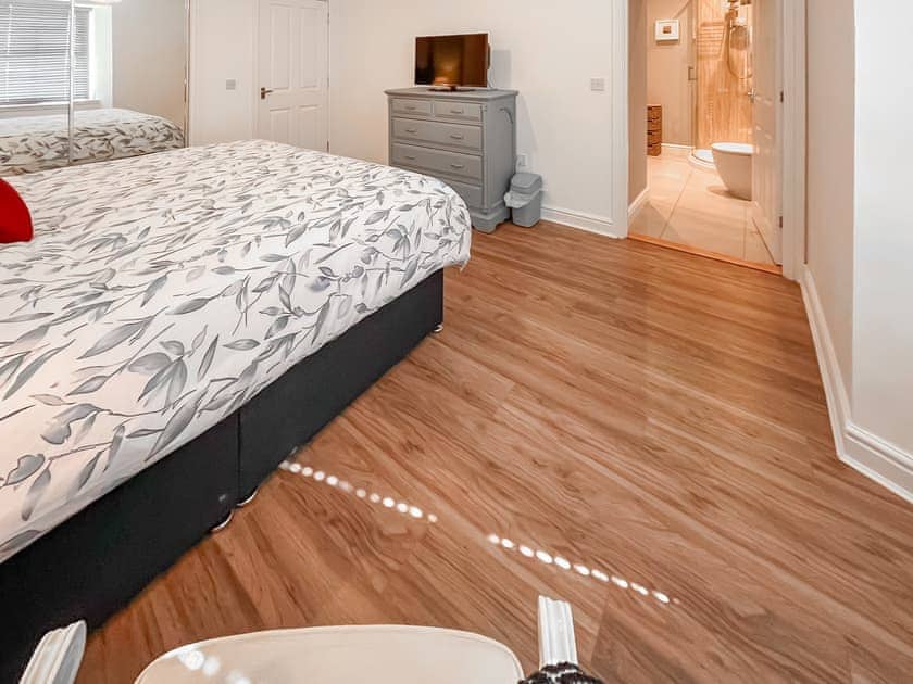 Double bedroom | Jasmine Cottage, Montrose