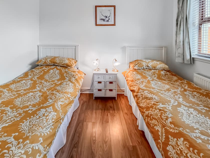Twin bedroom | Jasmine Cottage, Montrose