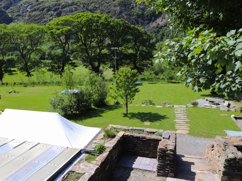 Garden | Plas Isaf, Betws Garmon, near Beddgelert