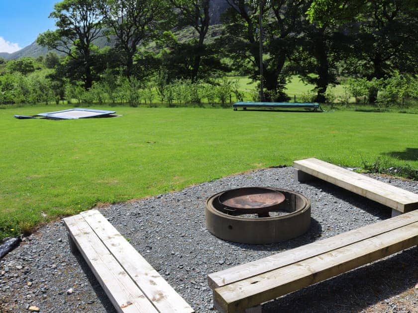 Garden | Plas Isaf, Betws Garmon, near Beddgelert
