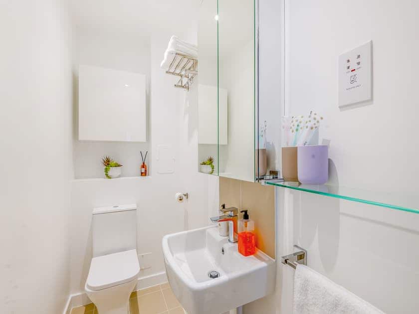 Bathroom | Richmond Cottage, Herne Bay