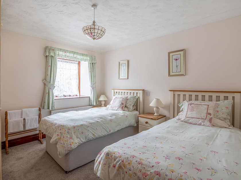 Twin bedroom | Barn Cottage - Keld Head Farm Holiday Cottages, Pickering