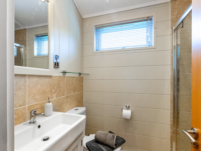 Bathroom | 4 Lakeside Lodge, Windermere and Troutbeck Bridge