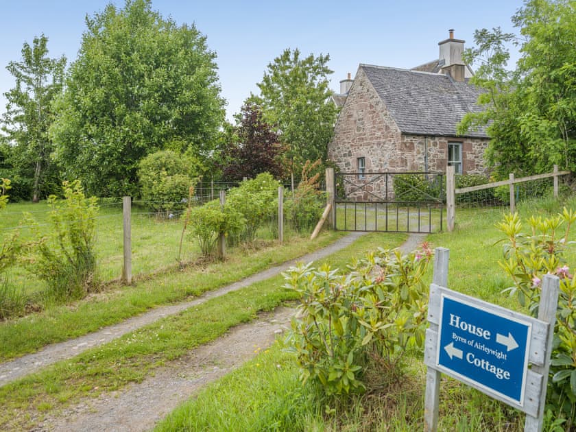 Exterior | The Cottage, Bankfoot, near Dunkeld