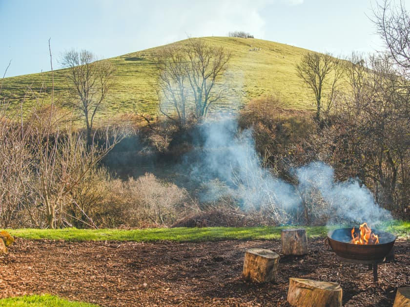 Outdoor | Mistle Roundhouse - Walnut Farm, Beaminster