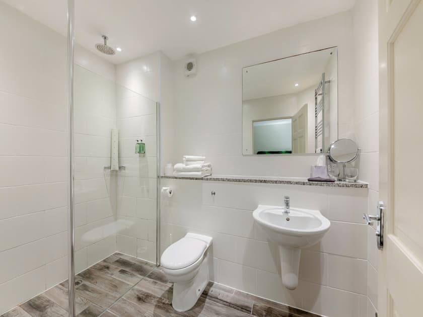 En-suite | Doxford Dairy - Doxford Cottages, Doxford, near Embleton