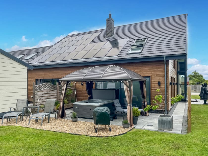 Exterior | The Paddocks Retreat, North Thoresby