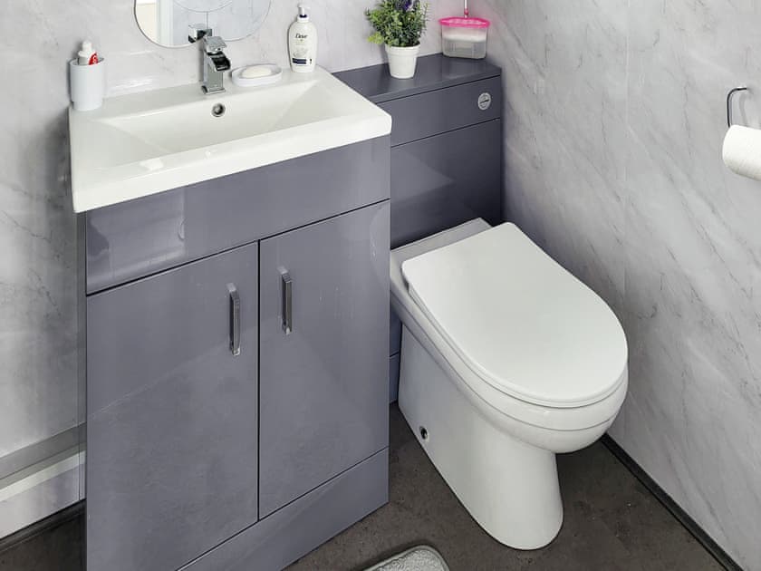 Bathroom | Chalet 61, Chapel St. Leonards