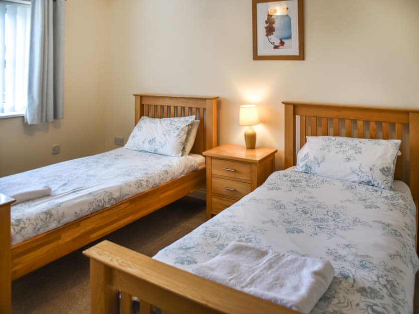 Twin bedroom | Sea Breeze, Bacton