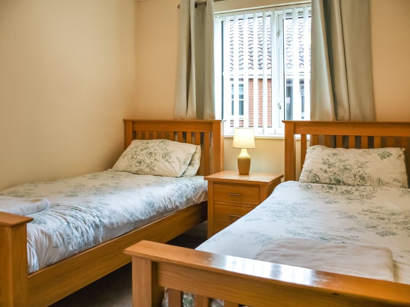 Twin bedroom | Sea Breeze, Bacton