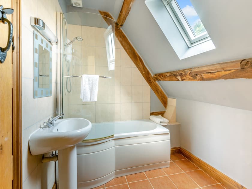 Bathroom | Wern Farm Barn, Cwmdu, near Crickhowell