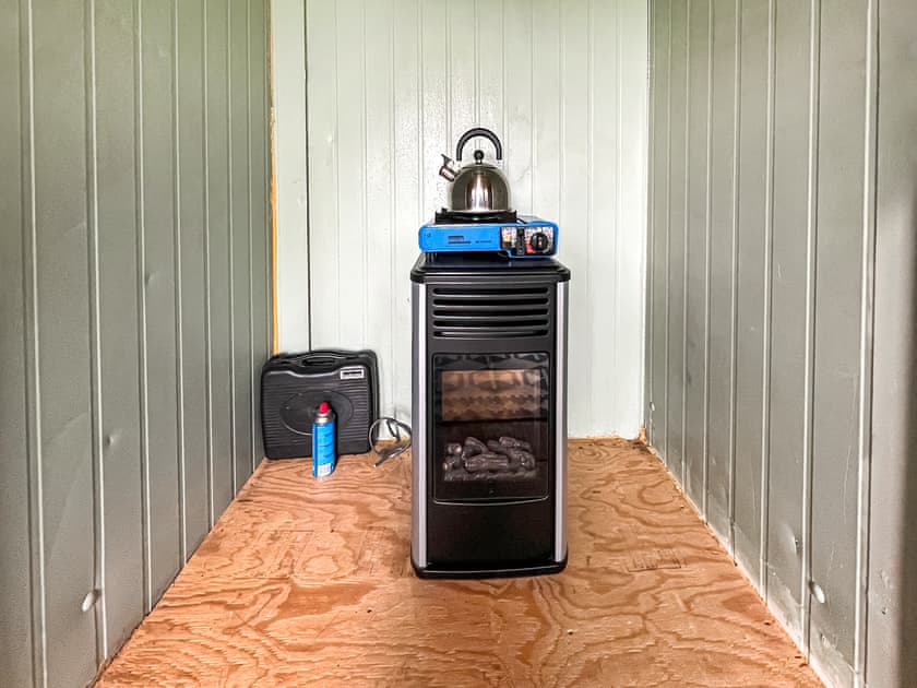 Kitchen area | Railway Carriage - Moat Farm Glamping, Shadowhurst, near Ashford