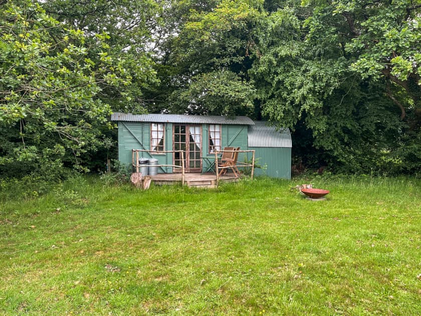 Exterior | Railway Carriage - Moat Farm Glamping, Shadowhurst, near Ashford